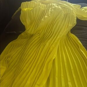 Elegant Yellow Pleated Dress